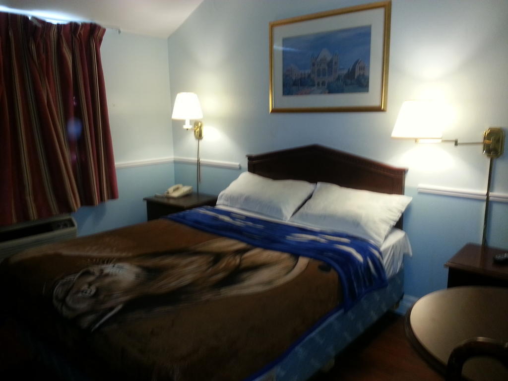 Queensway Motel Торонто Номер фото